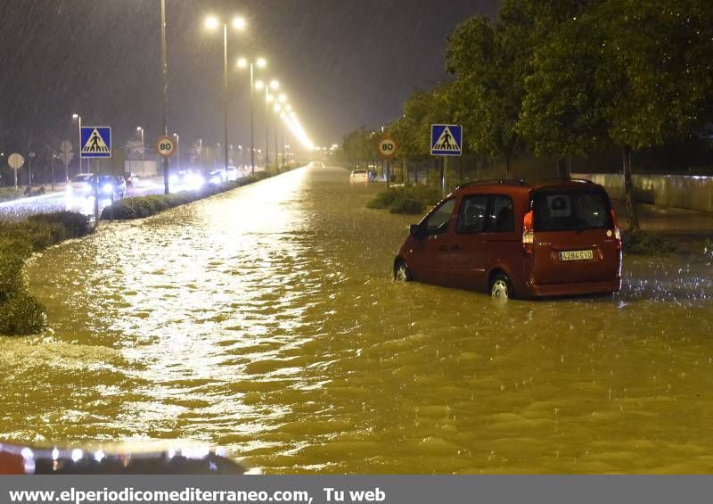 GALERÍA DE FOTOS -- El diluvio cae en Castellón y provoca inundaciones