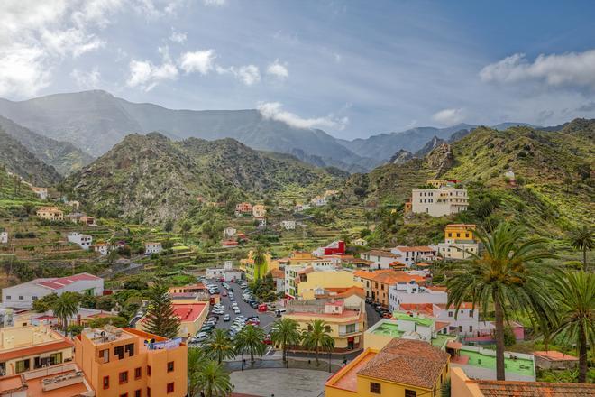 Sí, podría parecer el fín del mundo pero es el pueblo de Vallehermoso, en La Gomera.