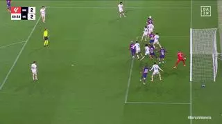 De Burgos 'se come' el fuera de juego de Fermín en el gol de Lewandowski