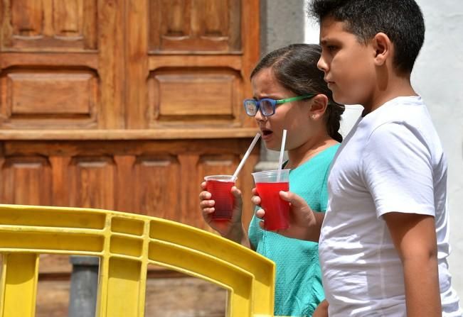 CALOR PROCESION SANTIAGO TUNTE