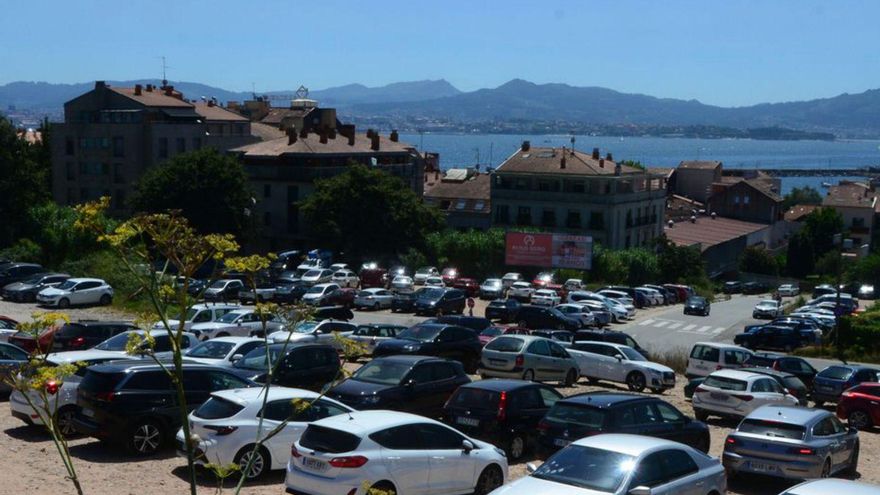 Zona de aparcamiento de Altamira en Cangas. | G.N.