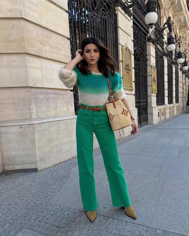 Alexandra Pereira con jersey de Isabel Marant y vaqueros verdes de Zara