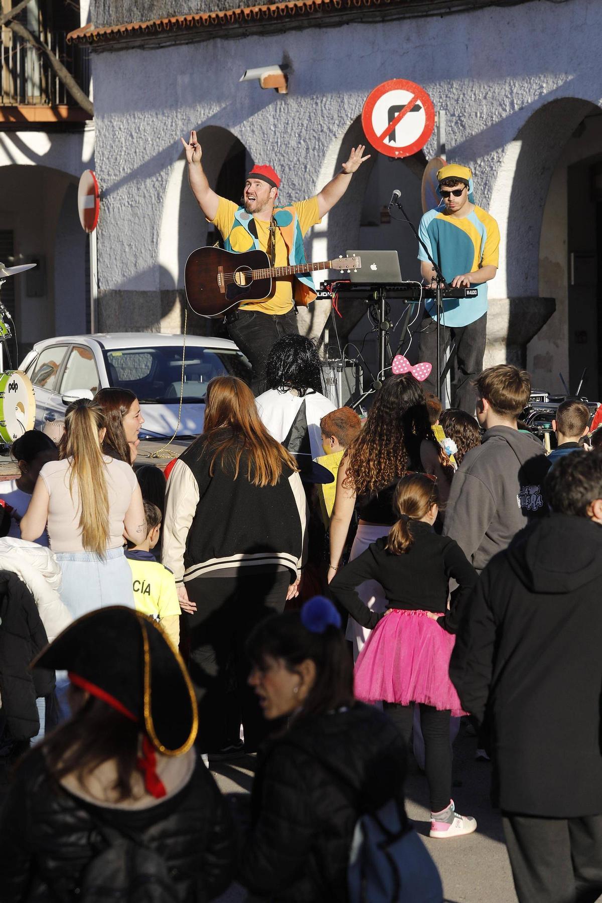 Imatges dels carnavals a barris de Girona