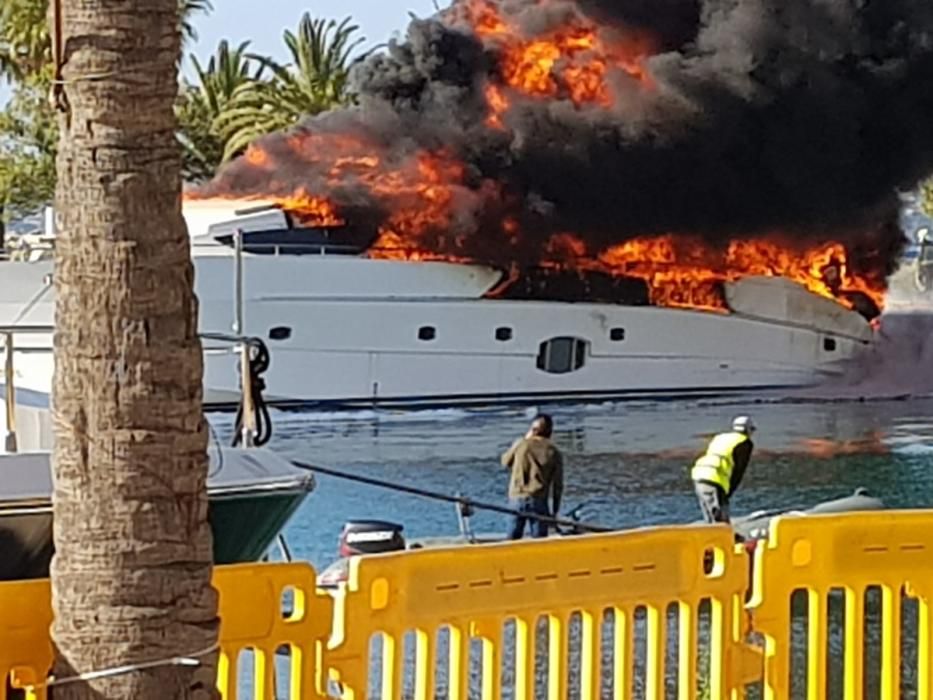 Arde un yate de 20 metros de eslora en Puerto Portals