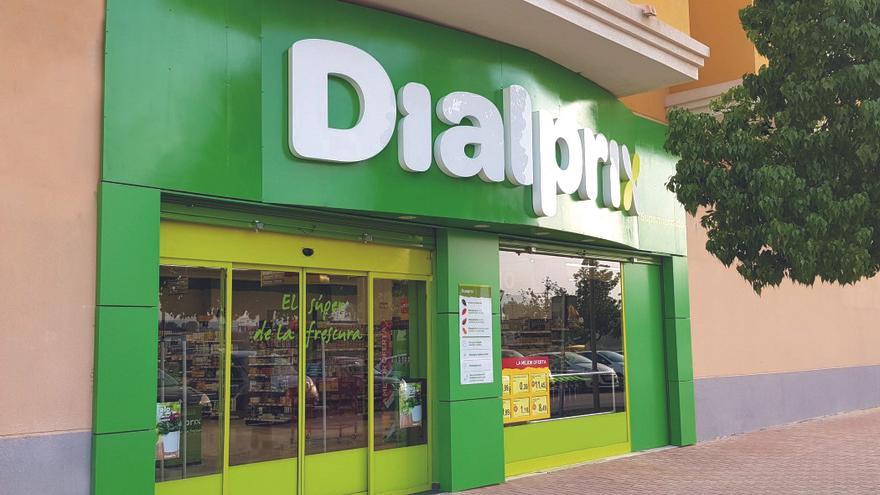 Los supermercados Dialprix saben que su compromiso pasa por facilitarle a sus clientes comprar los productos tradicionales al mejor precio.