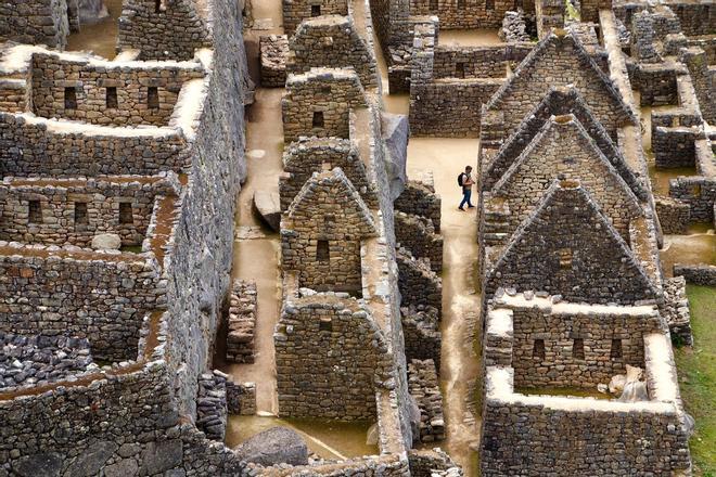 Ruinas de la antigua ciudad de Inca de Machu Picchu en Perú