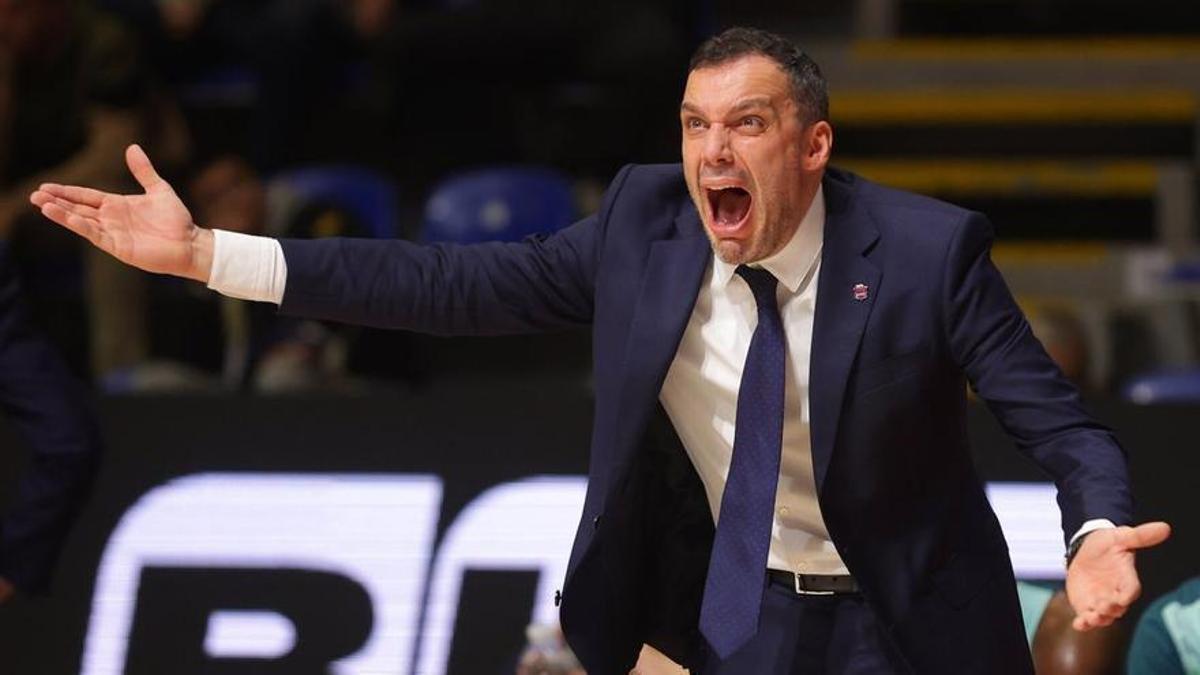 Peppe Poetta toma los mandos del Armani Milan tras la salida de Messina