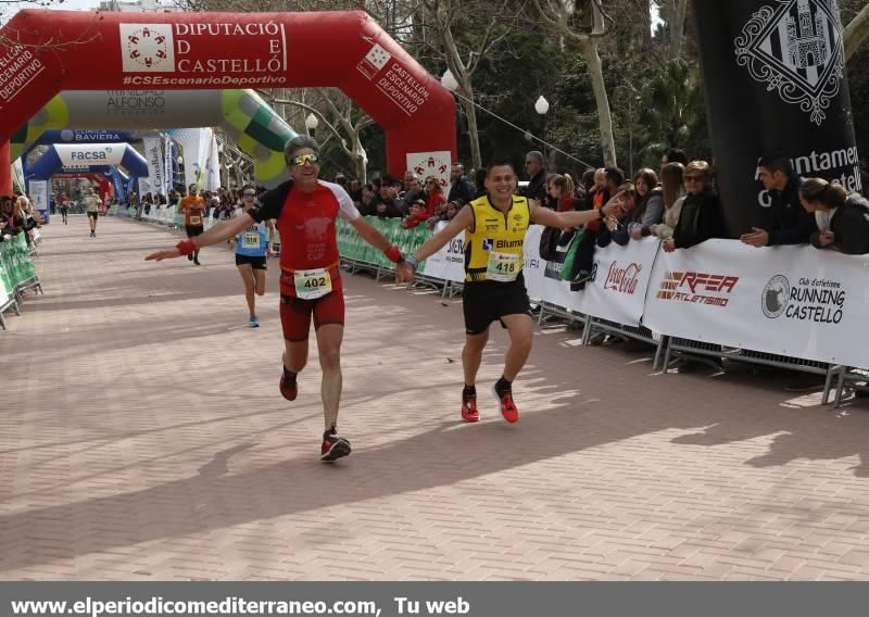 Atletas en el IX Marató BP de Castellón