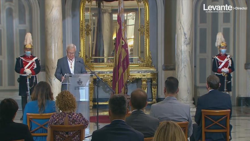 Llamada a la valencianía y la resistencia en una «procesión cívica» bajo techo