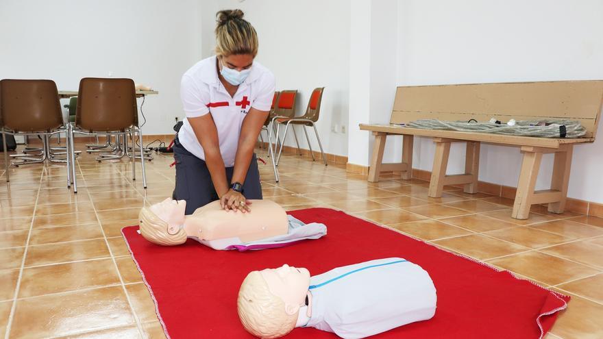 ¿Sabrías utilizar un desfibrilador? Cruz Roja organiza un curso en Zamora