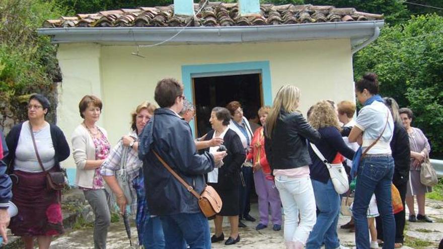 Vecinos que participaron en la fiesta de La Fresnosa.