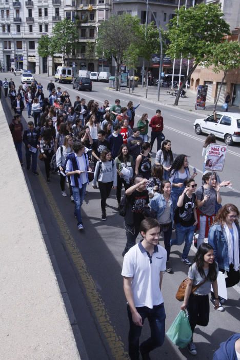 Un centenar d''estudiants rebutgen la Llei Wert a Girona