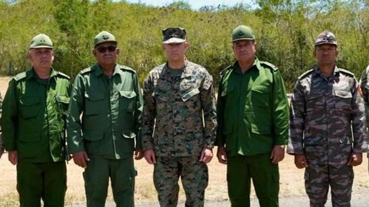 Sorpresiva reunión en Guantánamo entre un general de Estados Unidos y altos mandos de las Fuerzas Armadas de Cuba
