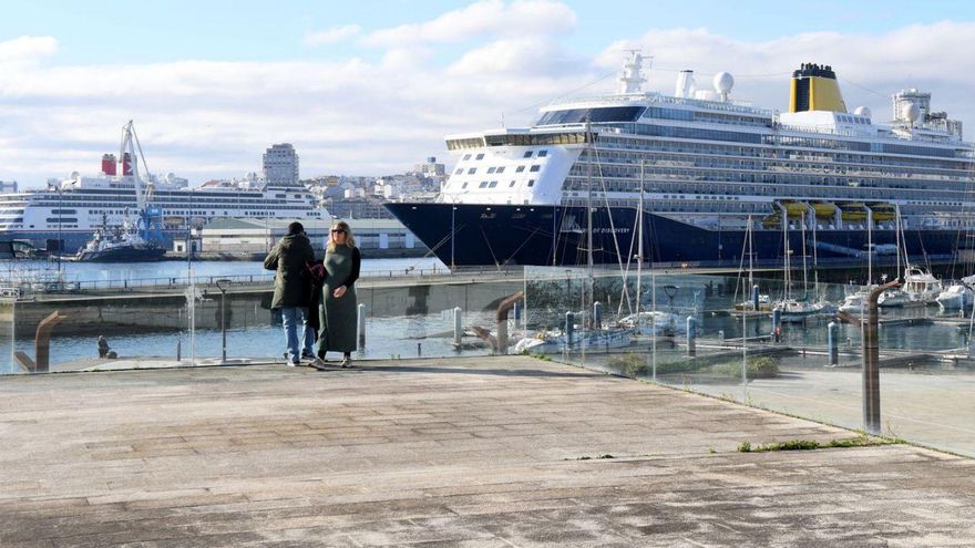 Primera escala doble de cruceros en 2023 en A Coruña