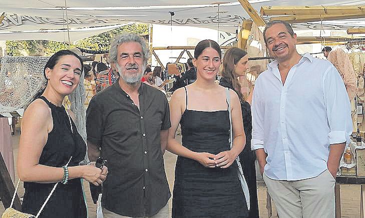 Sonia, de Teixits Riera, junto a  Jaume Vilardell, Lola Vilardell y Alonso García-Borja Loaeza.