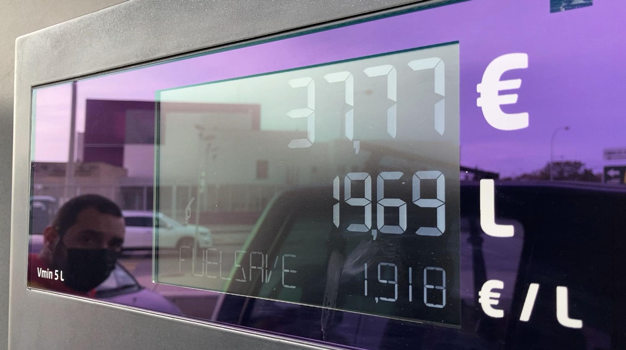 El precio del combustible está absolutamente disparado.