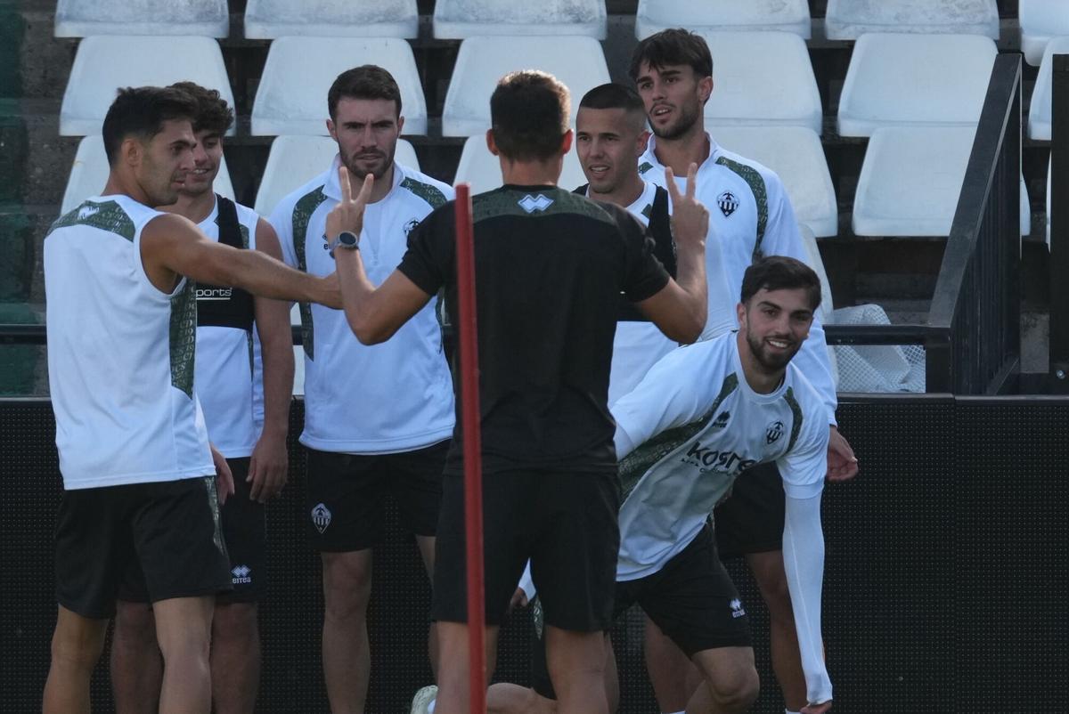 Galería | El CD Castellón entrena en el SkyFi Castalia antes de recibir al Sporting