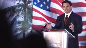 El gobernador de Florida, Ron DeSantis. EFE/EPA/CRISTOBAL HERRERA-ULASHKEVICH