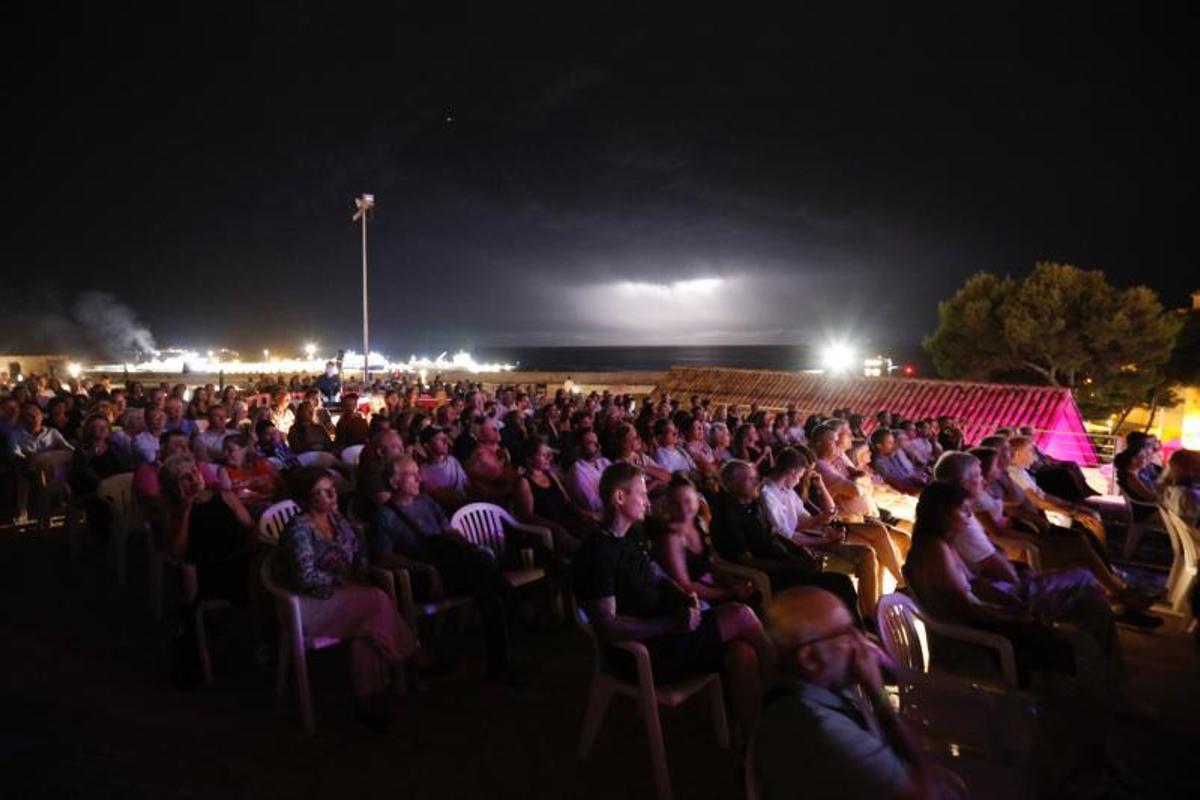 Diferentes momentos de los conciertos celebrados anoche y que han cerrado el certamen Eivissa Jazz. | VICENT MARÍ