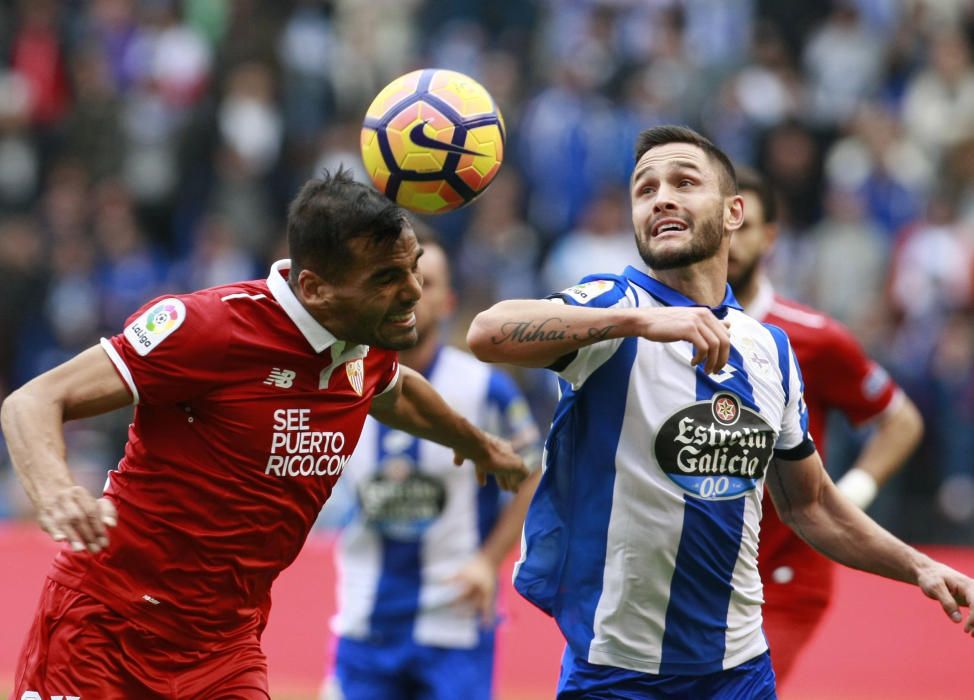 El Dépor cae en el descuento ante el Sevilla