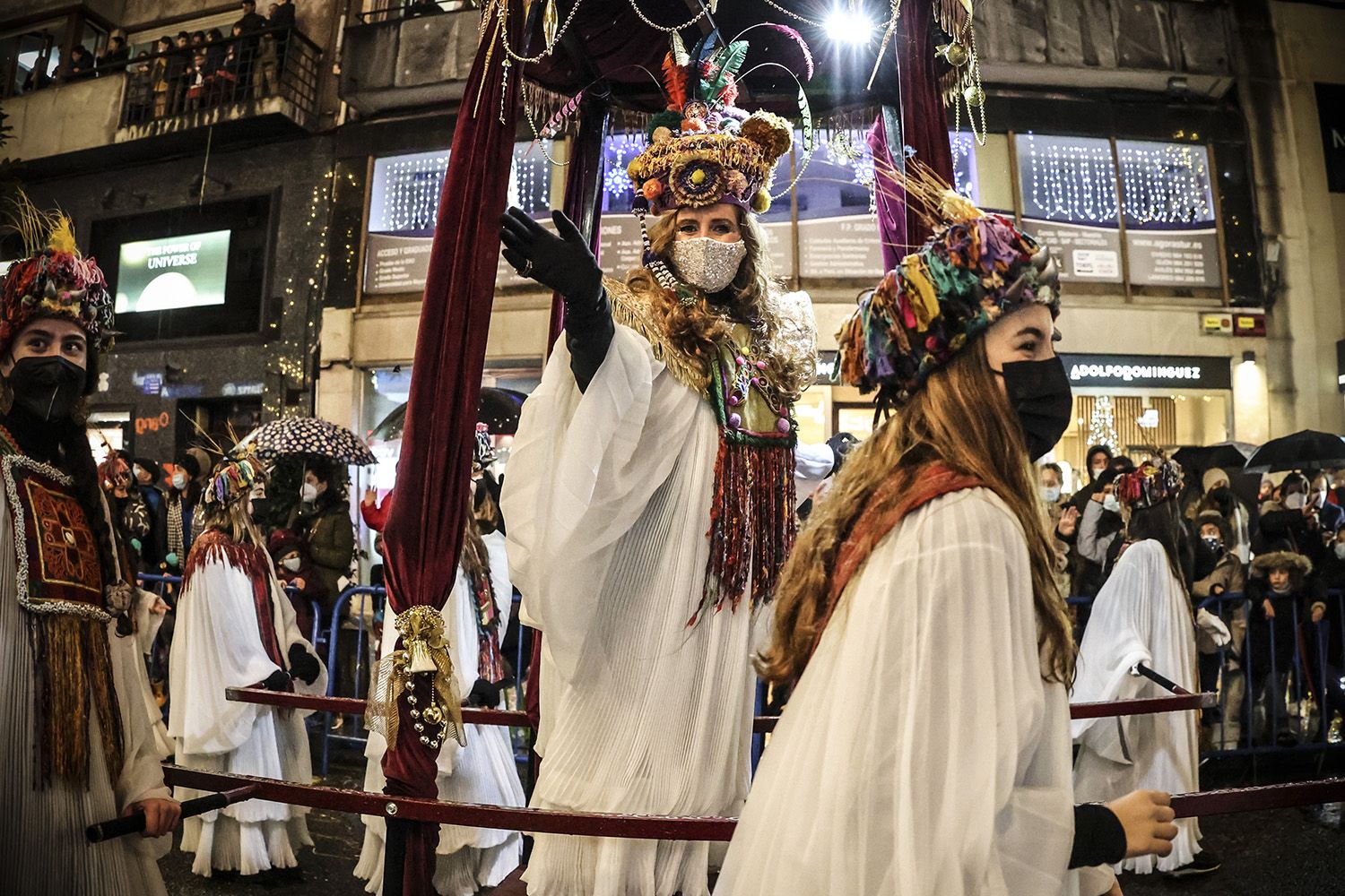 En imágenes: La cabalgata de los Reyes Magos en Oviedo