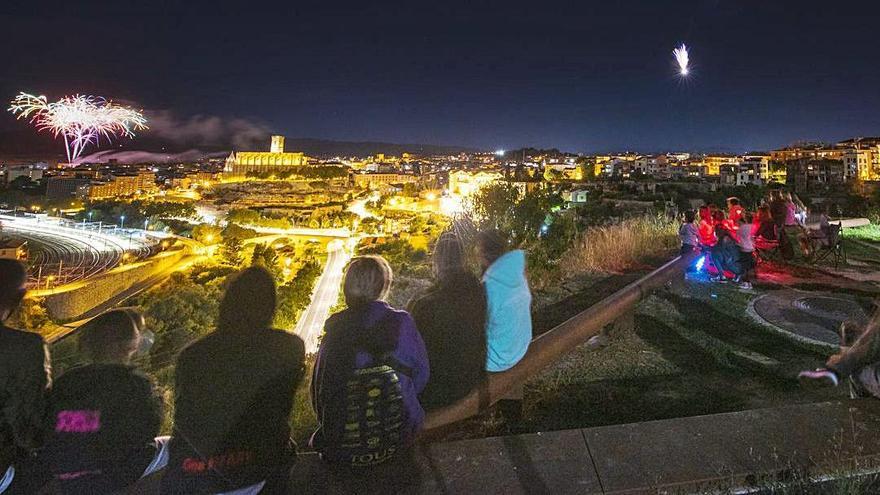 Castell de focs de la festa major de l’any passat des del Pou de Llum, a la Balconada | ARXIU/OSCAR BAYONA