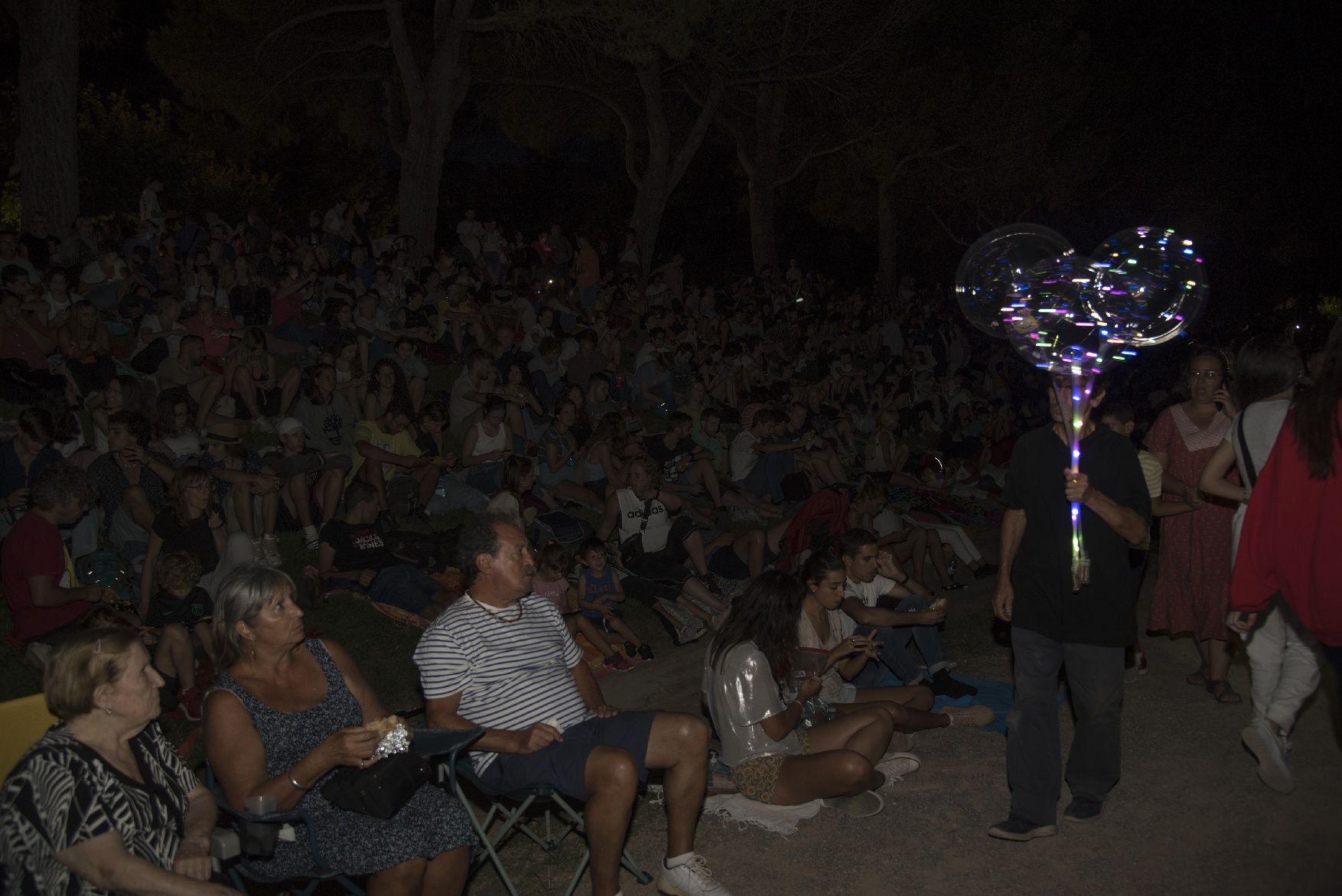 El Parc de l'Agulla s'omple per veure el Castell de Focs