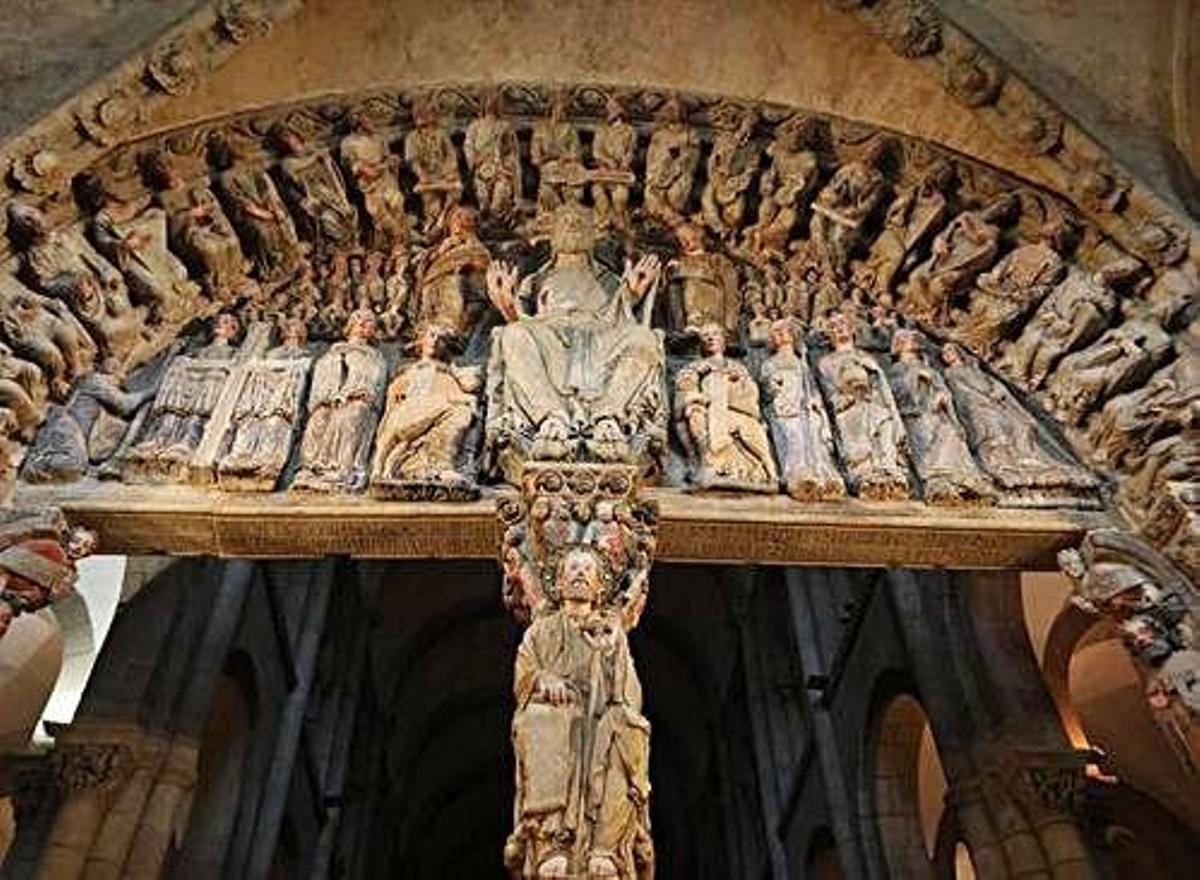 O Pórtico da Gloria, na catedral de Santiago.