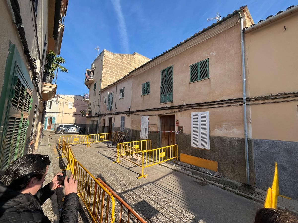 La vivienda donde se ha producido el derrumbe, en la calle Sant Francesc de Manacor.