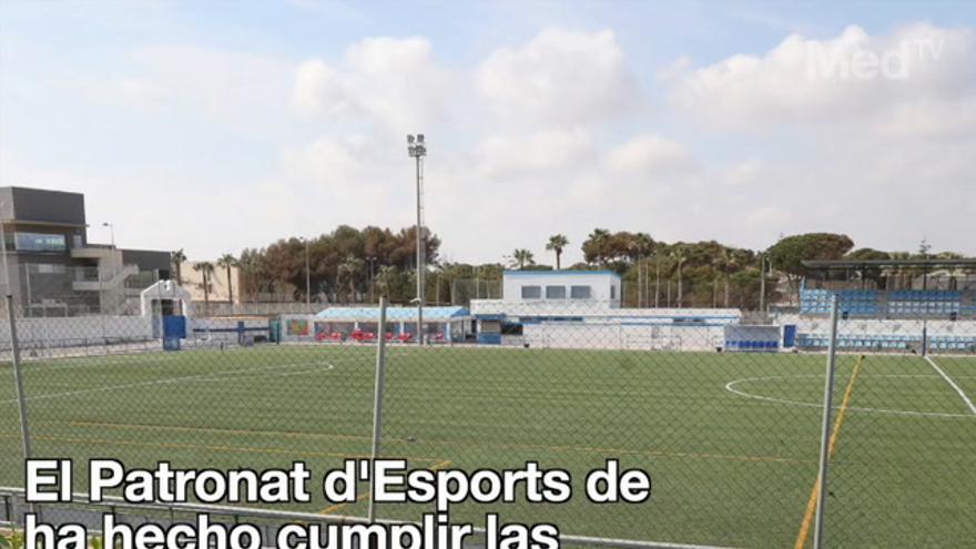 'Overbooking' de padres y madres en el exterior de los campos de fútbol de Castelló