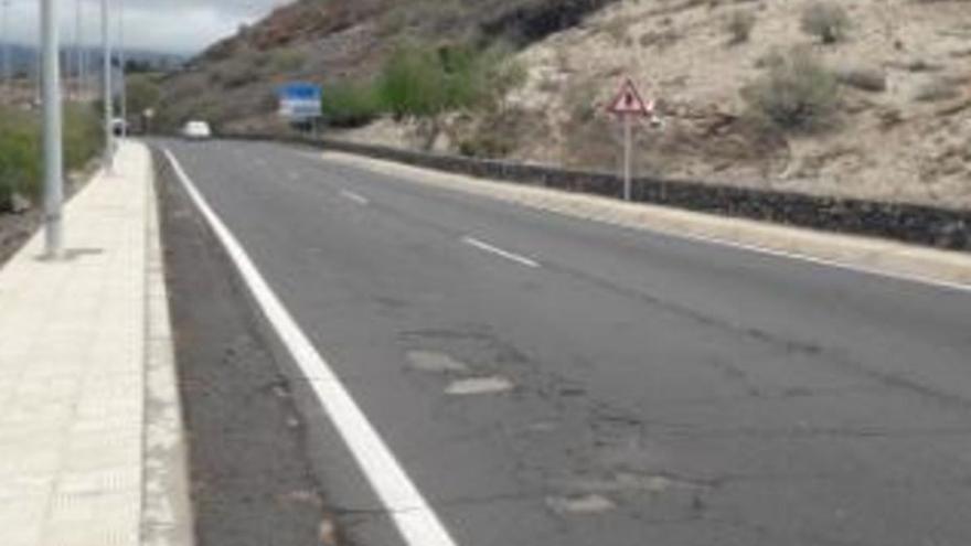 El Cabildo reasfaltará la carretera del Puertito de Güímar desde la autopista