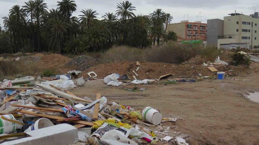 El PP denuncia el abandono y la suciedad del huerto de Sansano