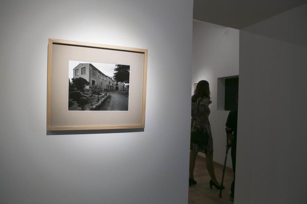 Eliseo Pascual inaugura la exposición de fotografía «Las luces de Torre Juana».