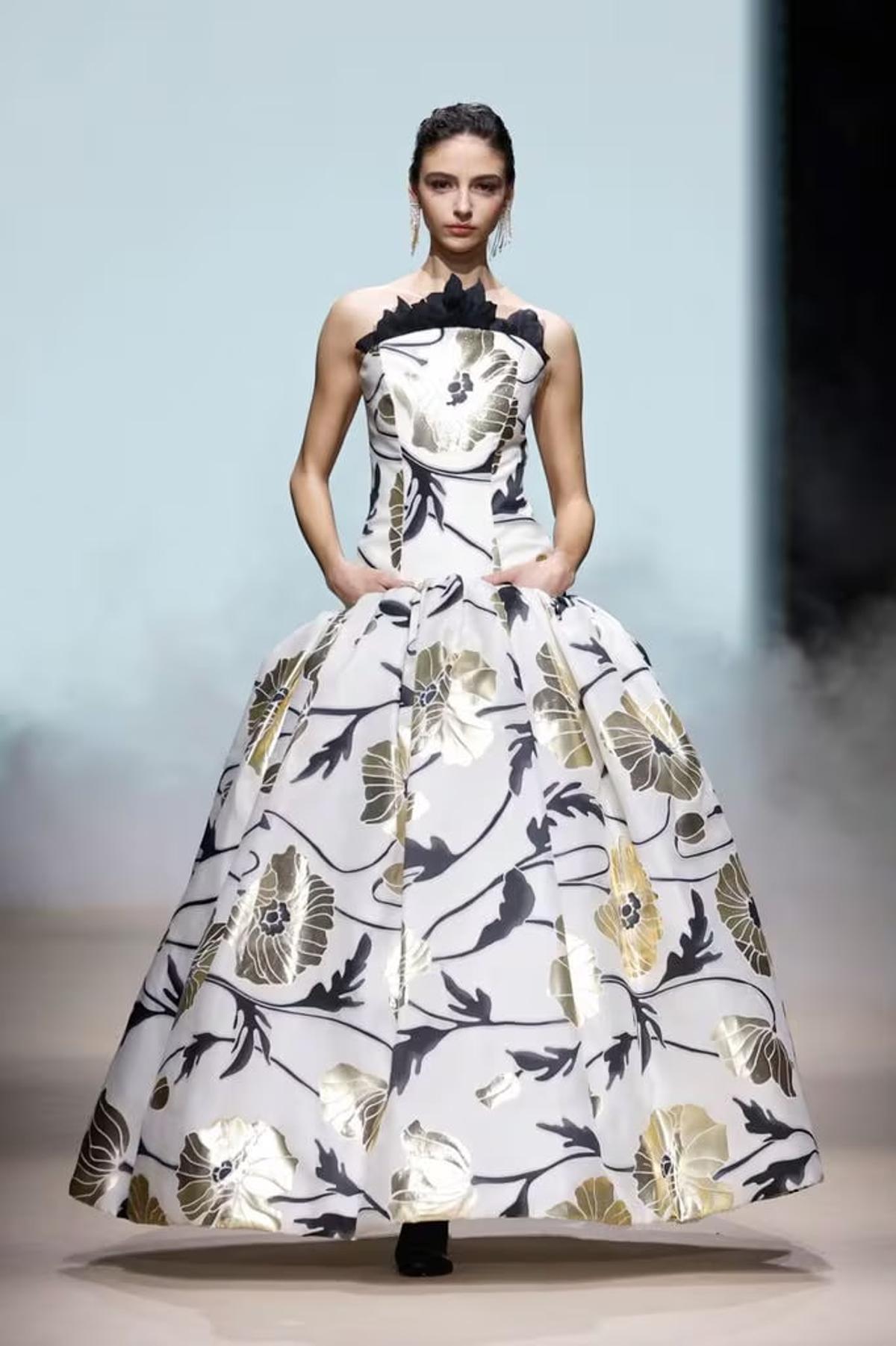 Yolancris presenta una propuesta donde el trabajo artesanal es el verdadero protagonista.