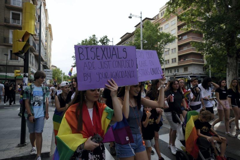 "Orgulloxos y libres". Manifestación del Orgullo en Zaragoza