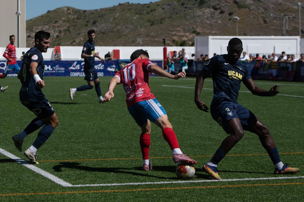 Las imágenes del partido entre el Deportivo Minera y el UCAM