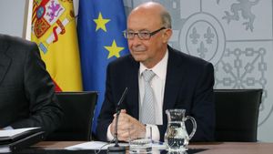 "El exministro Montoro, como Juan Palomo, "yo me lo guiso, yo me lo como"