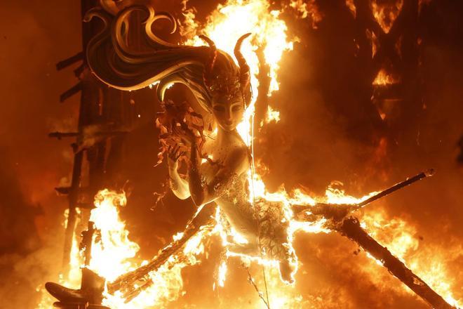 Cremà 2026: Así ha ardido Convento Jerusalén, la mejor falla de Especial