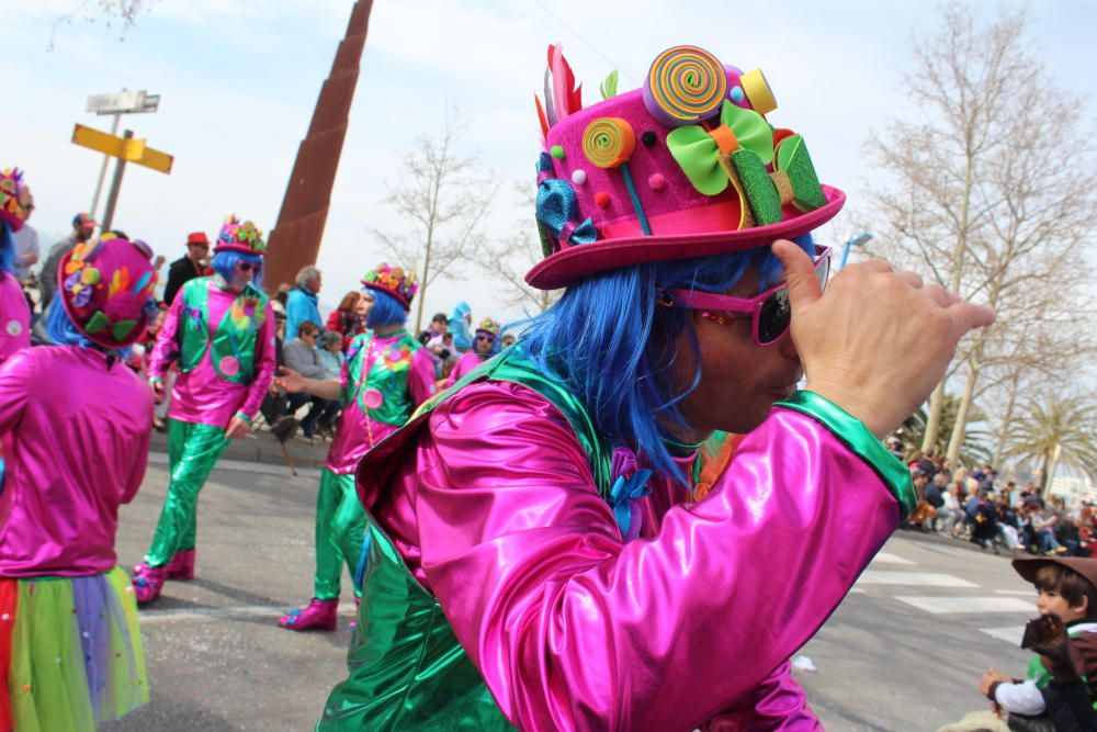 Roses viu un carnaval pletòric de gent i bon temps