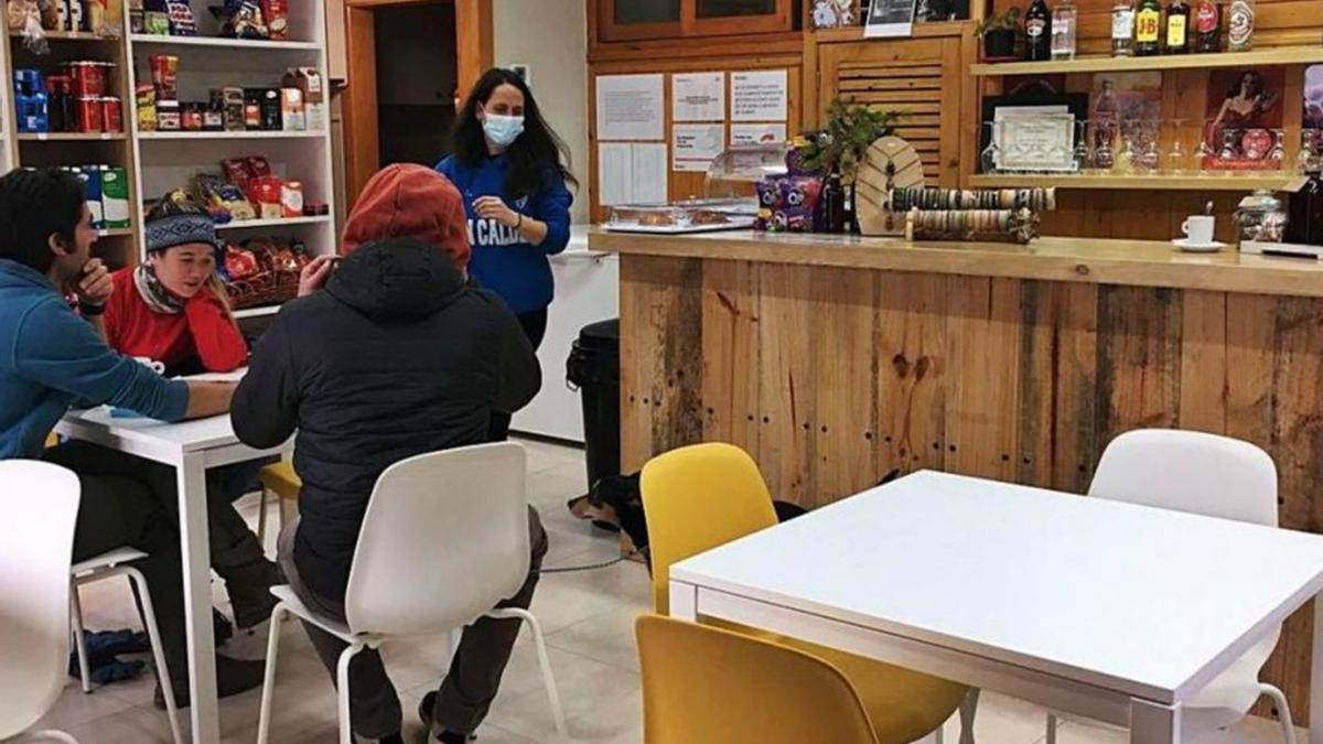 La botiga amb cafeteria que es va obrir l’any passat al local social de Prats | ARXIU/M.S.