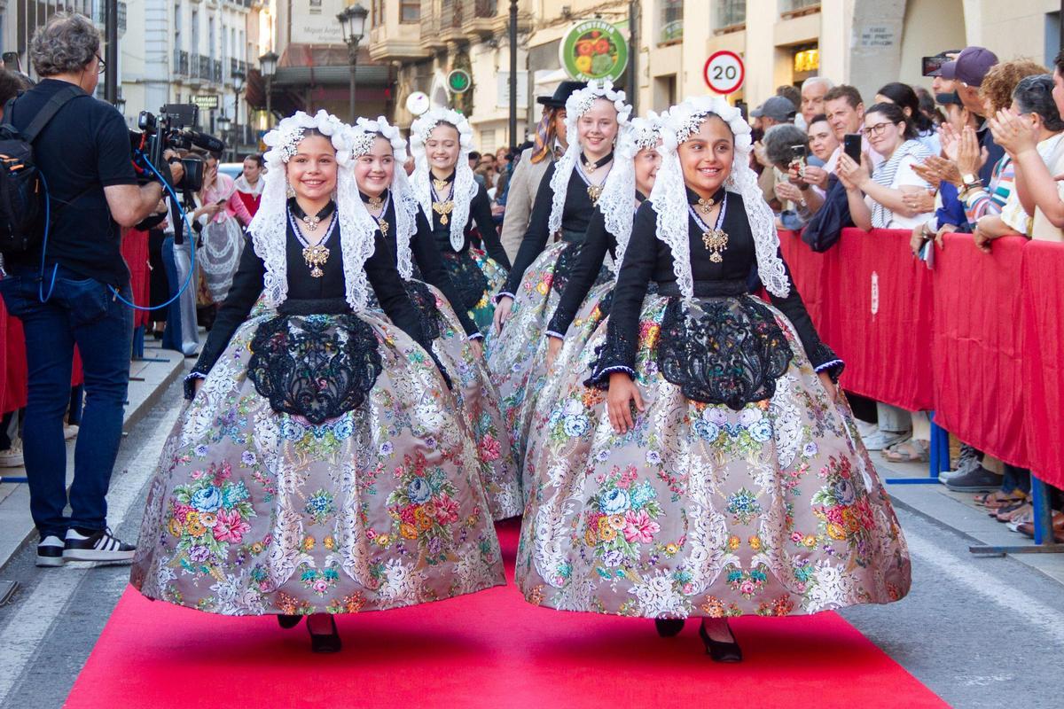 Los trajes de las damas infantiles