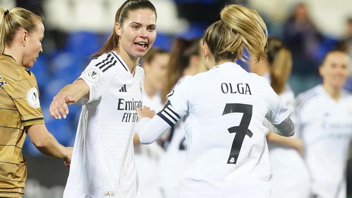Las jugadoras del Real Madrid celebrando un tanto ante la Real Sociedad