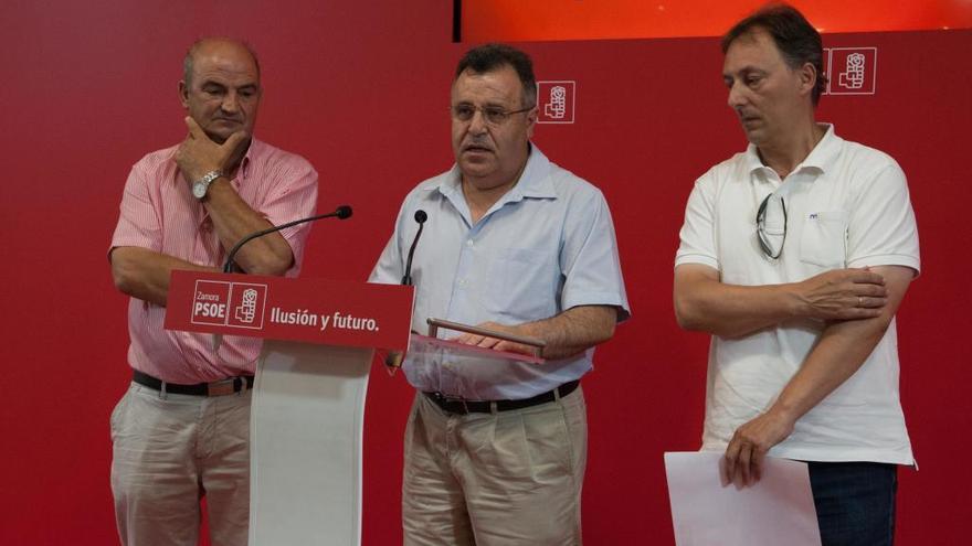 Galende asumirá la recogida de la basura en el entorno del Lago