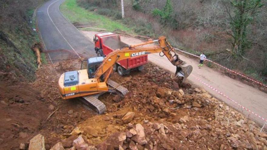 Abren al tráfico la AS-14, cortada desde el jueves