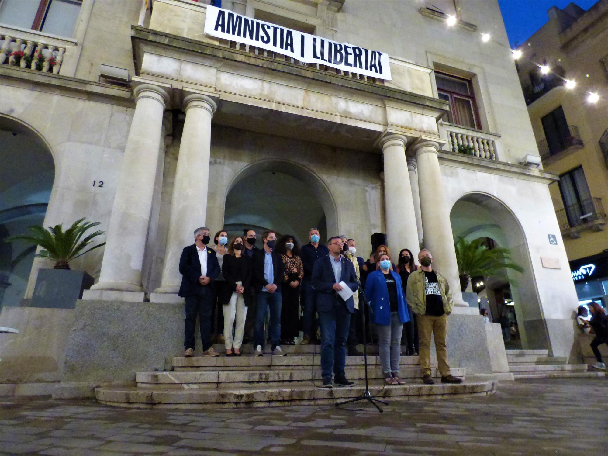 Concentració Free Puigdemont a Figueres