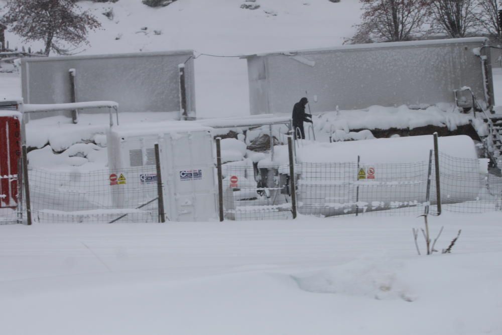 Nieve en la estación de esquí de San Isidro