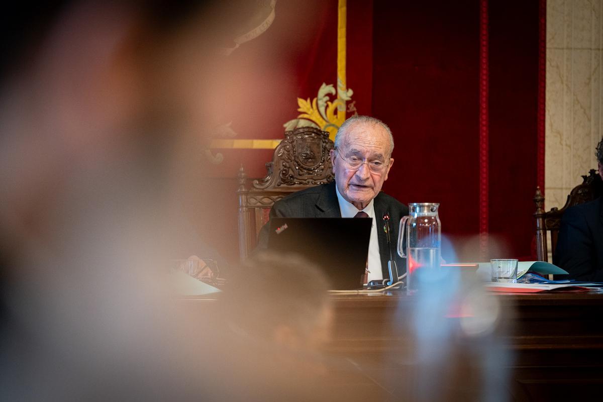 El alcalde, Francisco de la Torre, preside el Pleno del Ayuntamiento de Málaga de este viernes 30 de enero de 2026.