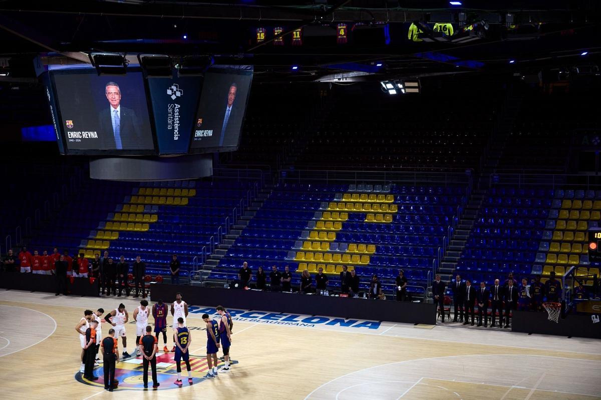 Un Palau vacío rindió homenaje al fallecido presidente del Barça, Enric Reyna