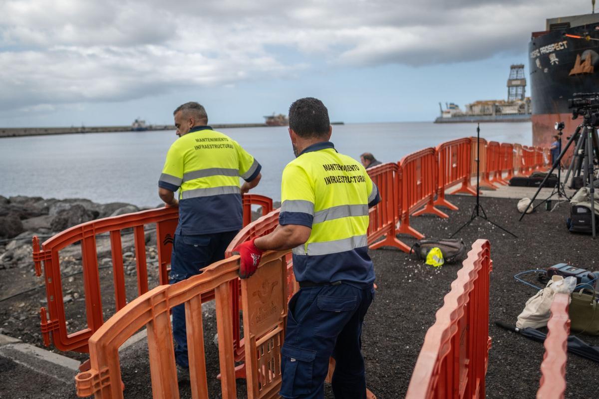 Preparativos en el puerto de Granadilla, en el sur de Tenerife, ante la llegada del crucero 'Hondius', afectado por hantavirus