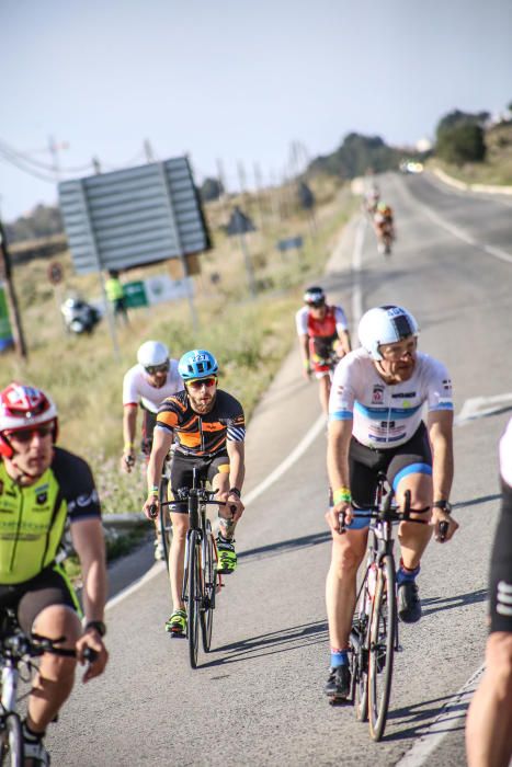 Gustavo Rodríguez y Anna Noguera ganan el Triatlón de Orihuela